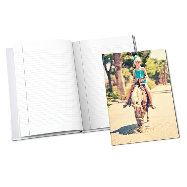 Hardcover Notizbuch A5 Hochformat offen geschlagen Hardcover Notizbuch A5 Hochformat offen geschlagen