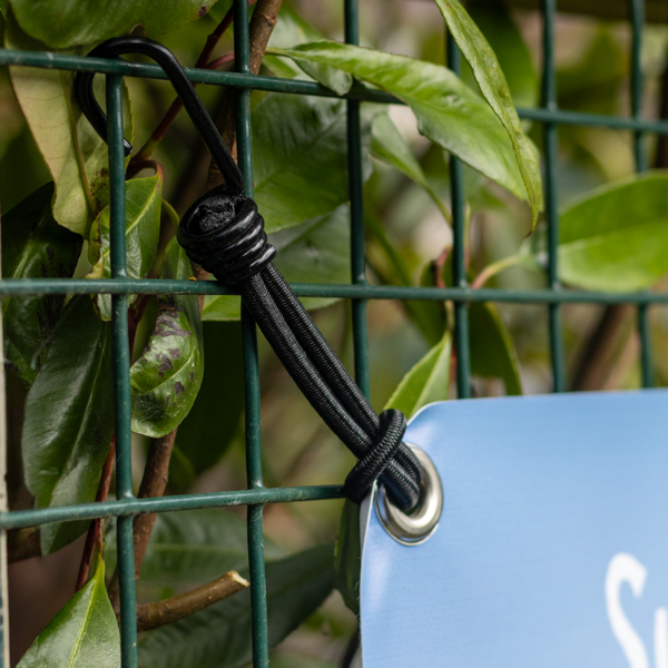 Gartenposter im Garten