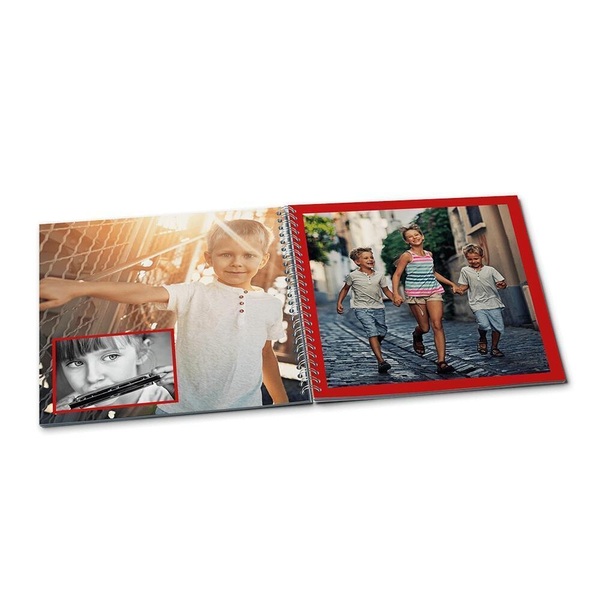 Fotobuch mit Spiralbindung 14 x 14 aufgeschlagen