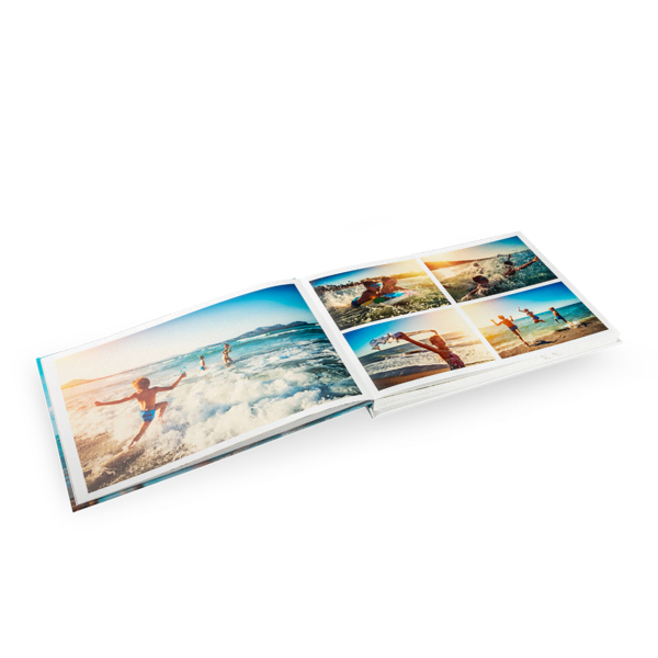 Premium Fotobuch A4 Querformat aufgeschlagen Premium Fotobuch A4 Querformat aufgeschlagen