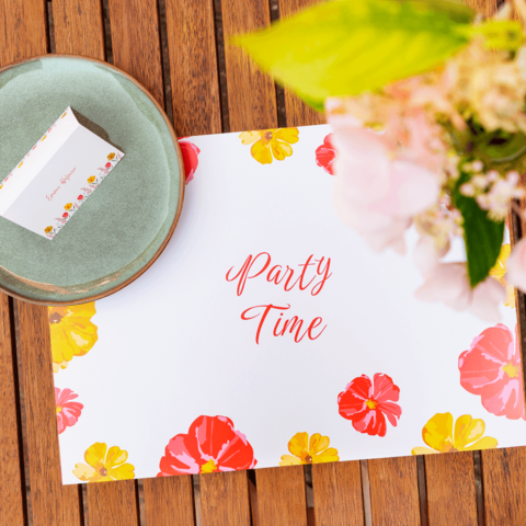 Placemat op houten tafel Placemat op houten tafel