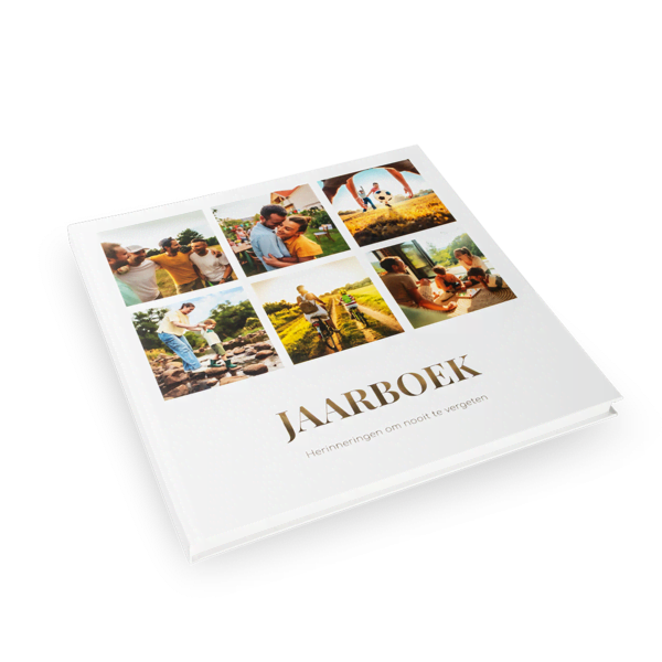 Vlakliggend fotoboek goudfolie schuin 30x30 Vlakliggend fotoboek goudfolie schuin 30x30