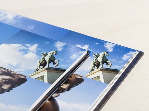 Afwerking van een fotoboek Afwerking van een fotoboek
