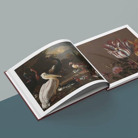 Kunst in een opengeslagen fotoboek Kunst in een opengeslagen fotoboek