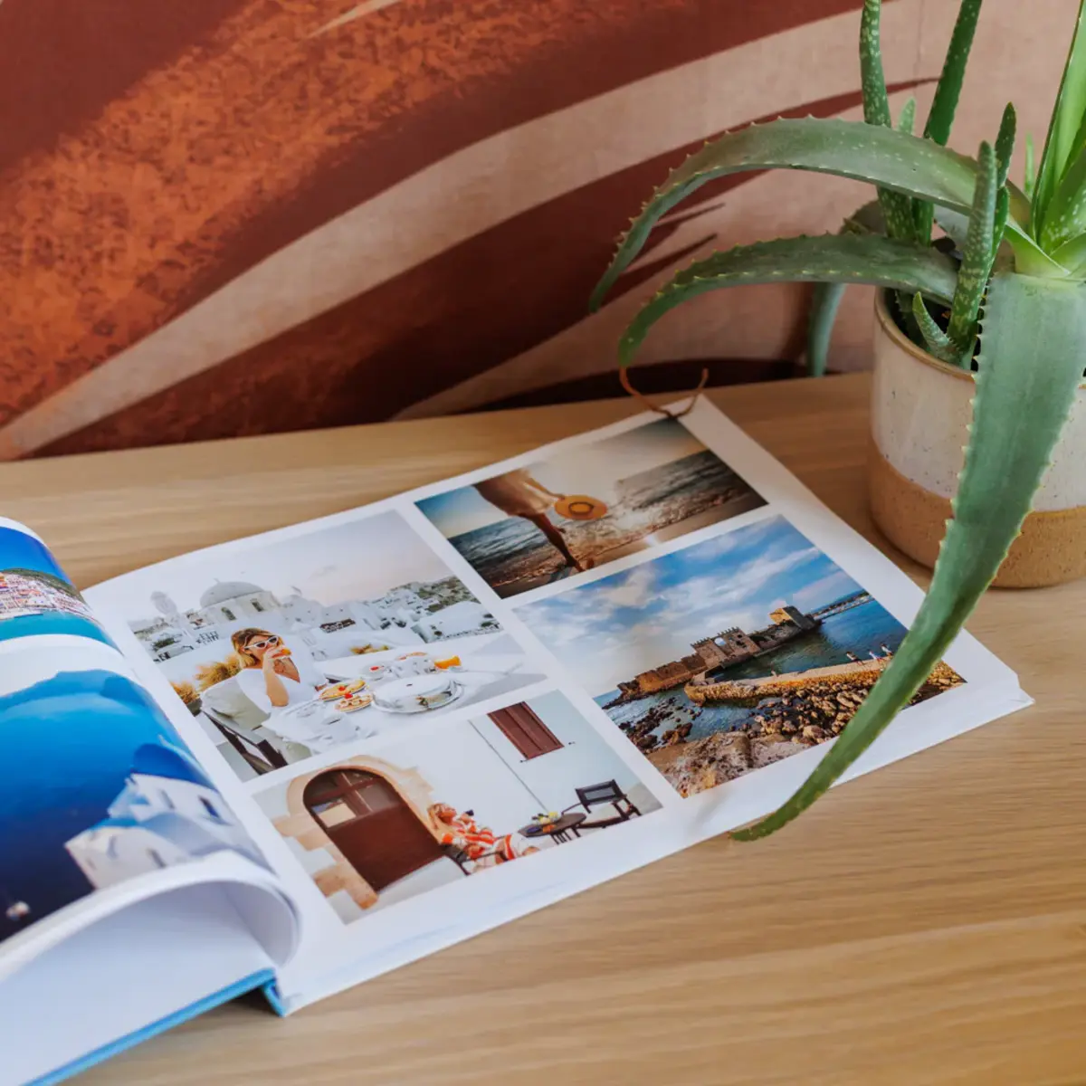 Hardcover liggend boek open aanzicht Hardcover liggend boek open aanzicht