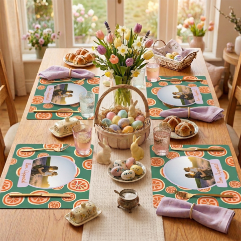 Menukaart op tafel met rood-geruit bestek ernaast