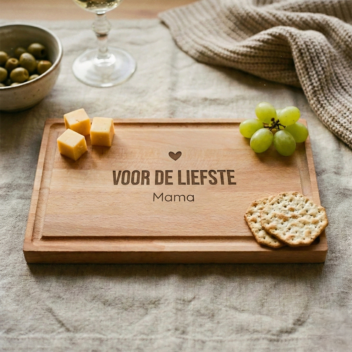 Borrelplank graveren voor de liefste mama Borrelplank graveren voor de liefste mama