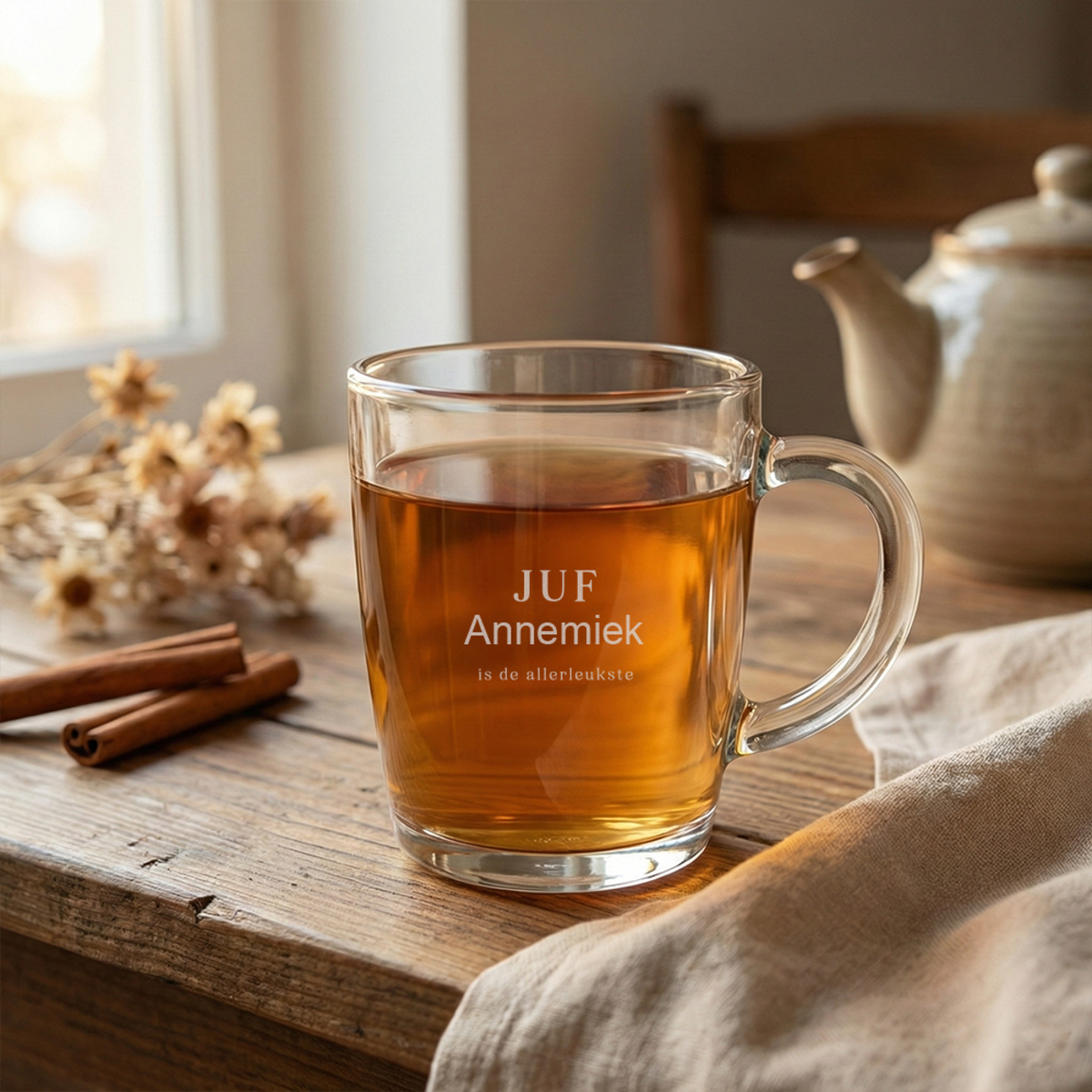 Theeglas met gravering juf annemiek Theeglas met gravering juf annemiek