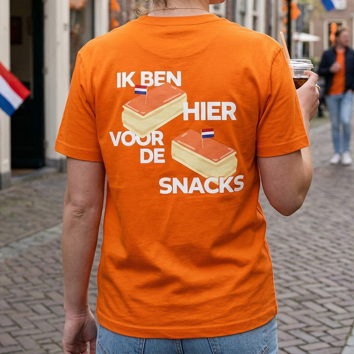Oranje T shirt ik ben hier voor de snacks